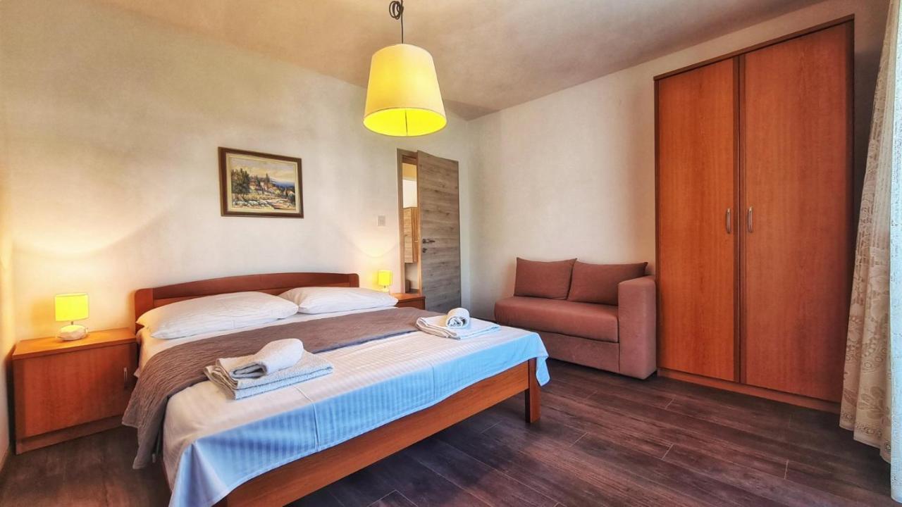 Apartments Ribaric Palit Ngoại thất bức ảnh