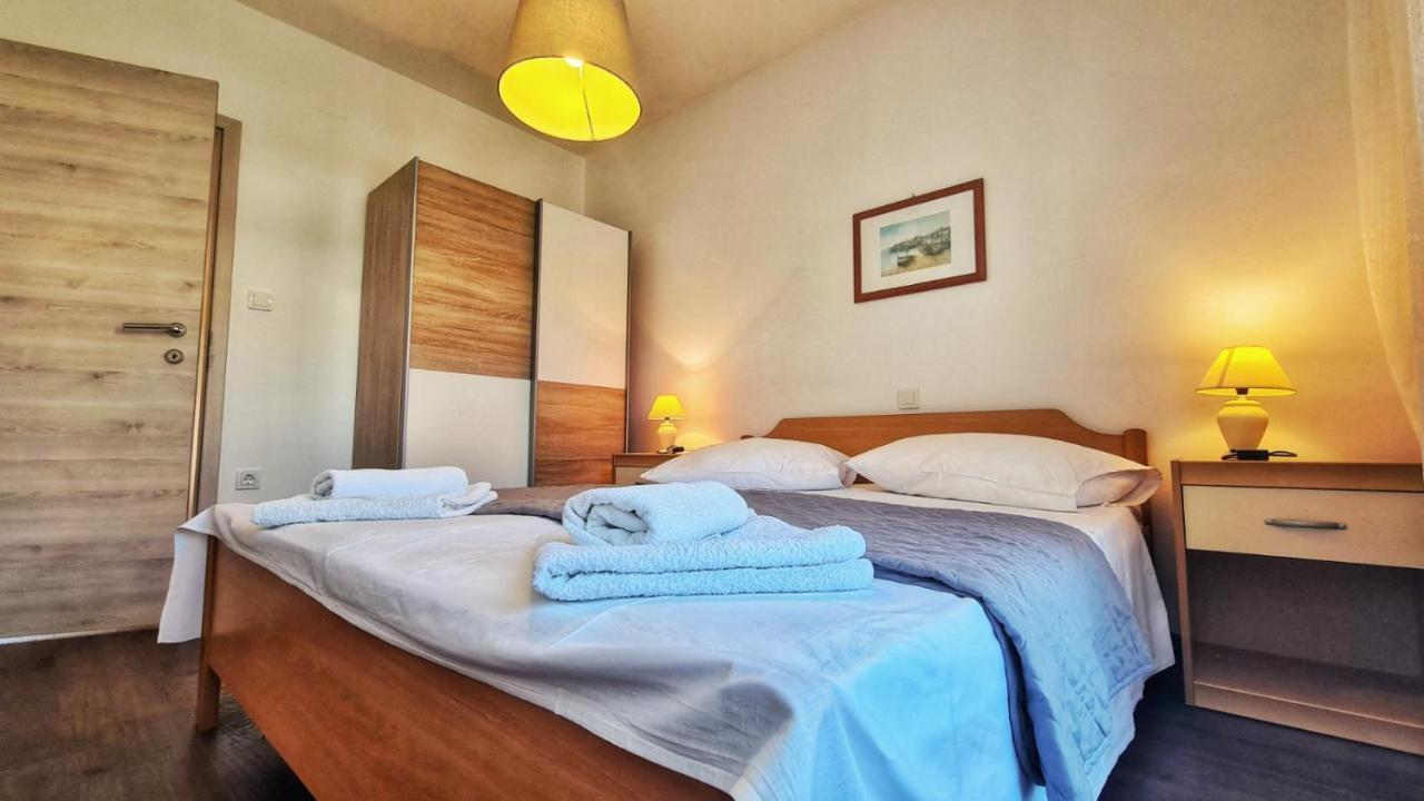 Apartments Ribaric Palit Ngoại thất bức ảnh